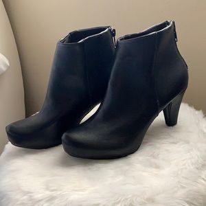 Black heeled boots